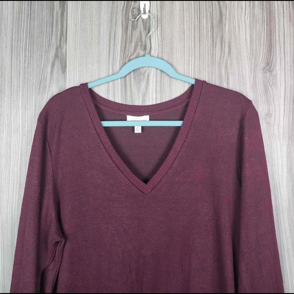 Lucky Brand Womens Burgundy V-Neck Long Sleeve Knit Top Side Slits Size M - Picture 2 of 5